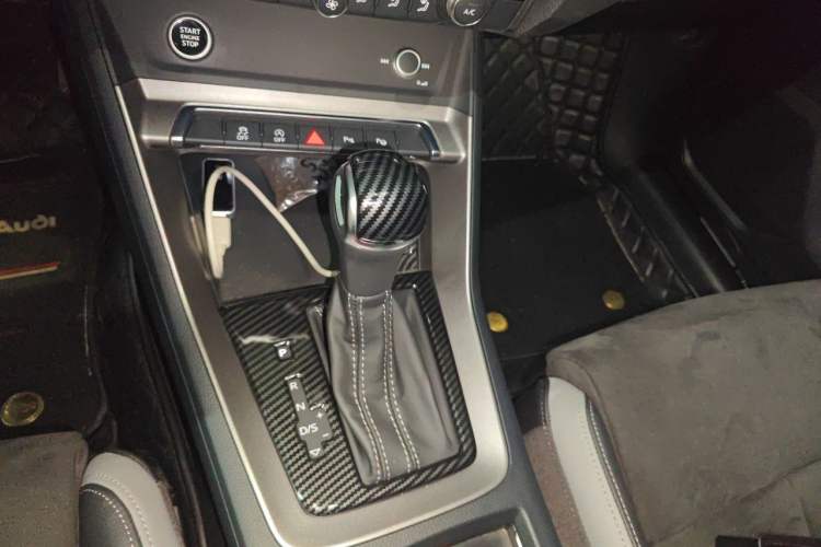 Used Audi Q3 2021 35 TFSI Progressive Dynamic Edition Gear Lever