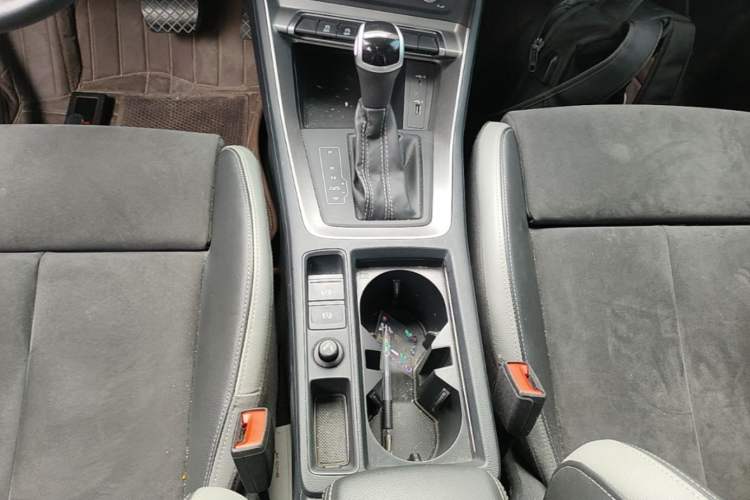 Used Audi Q3 2021 35 TFSI Progressive Dynamic Edition Gear Lever