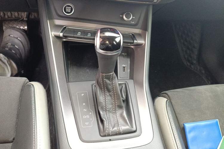 Used Audi Q3 2021 35 TFSI Fashion Dynamic Model Gear Lever