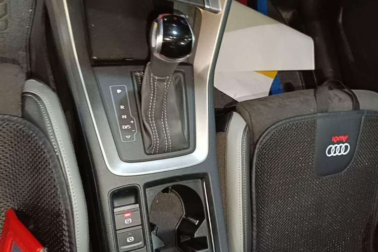 Used Audi Q3 2021 35 TFSI Fashion Dynamic Model Gear Lever