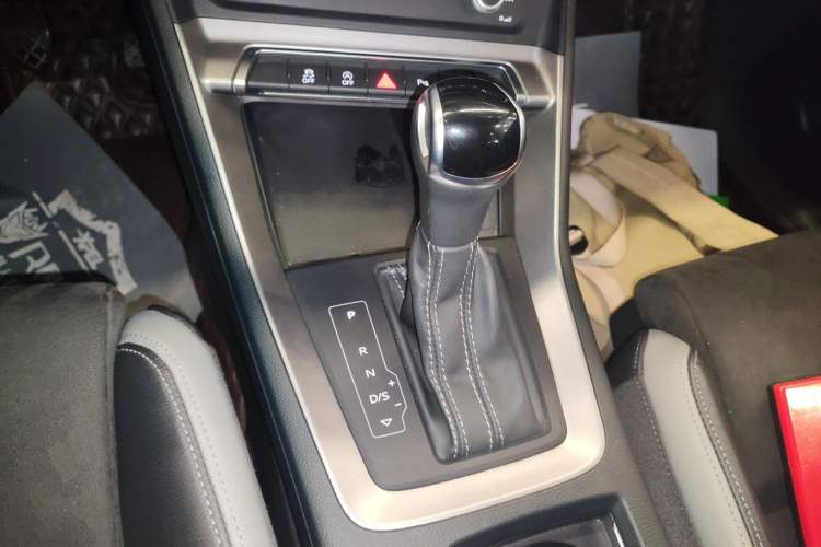 Used Audi Q3 2021 35 TFSI Fashion Dynamic Model Gear Lever