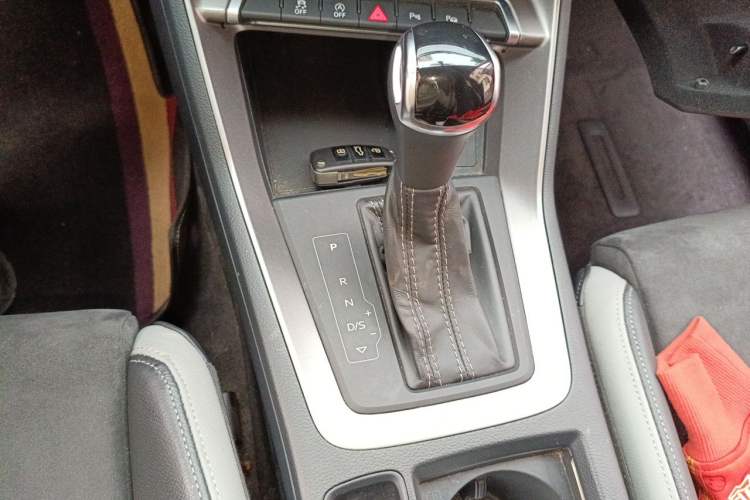 Used Audi Q3 2021 35 TFSI Fashion Dynamic Model Gear Lever