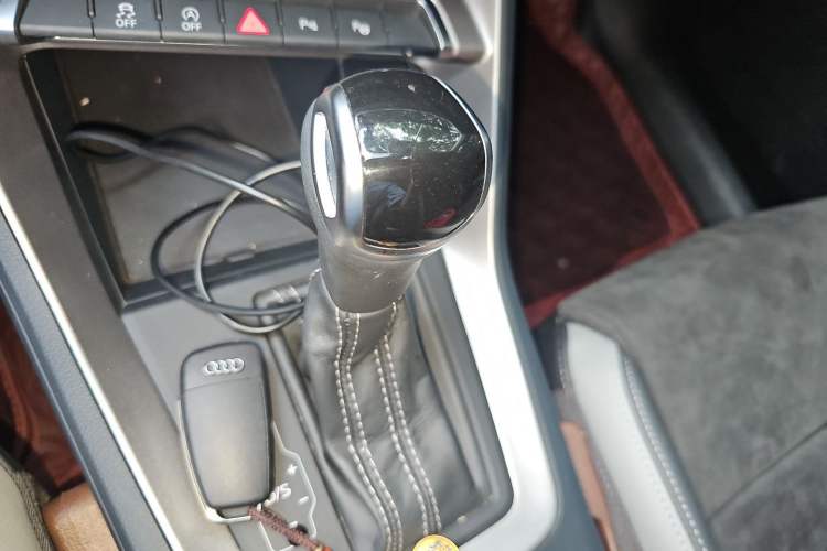 Used Audi Q3 2021 35 TFSI Fashion Dynamic Model Gear Lever
