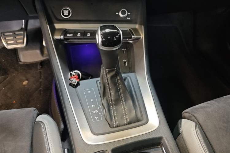 Used Audi Q3 2021 40 TFSI Fashion Dynamic Model Gear Lever