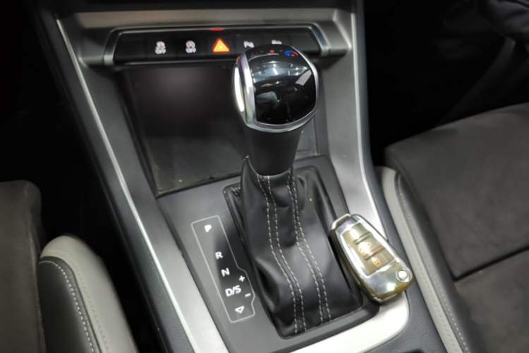 Used Audi Q3 2021 35 TFSI Fashion Dynamic Model Gear Lever