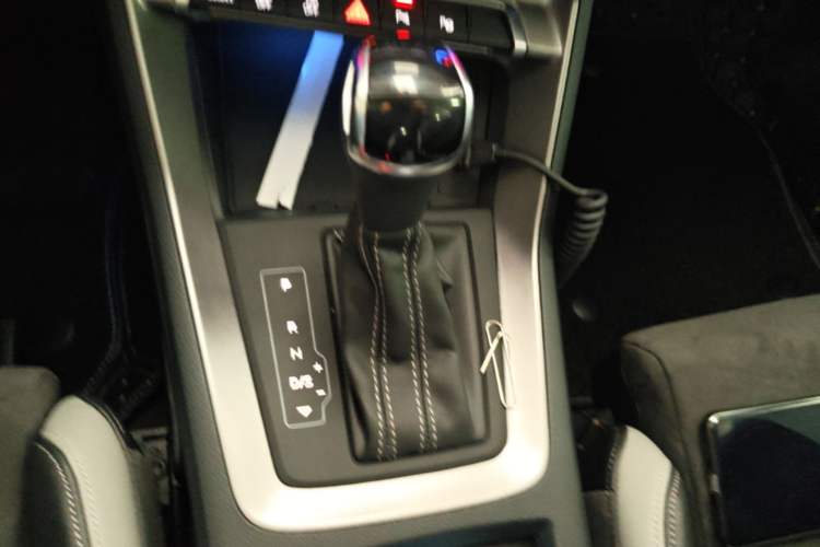 Used Audi Q3 2021 40 TFSI Fashion Dynamic Model Gear Lever