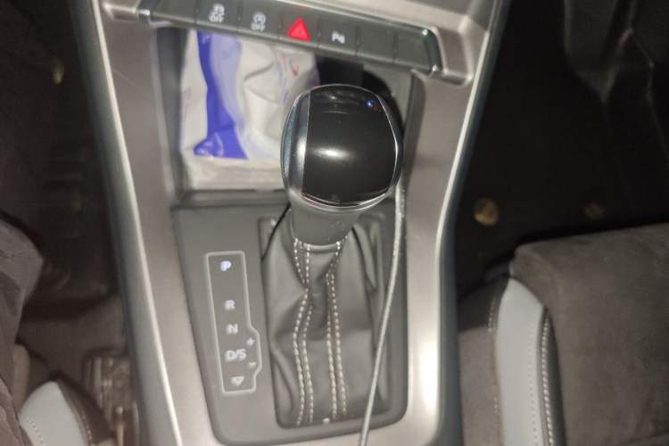Used Audi Q3 2021 35 TFSI Progressive Dynamic Edition Gear Lever