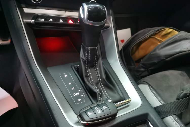 Used Audi Q3 2021 40 TFSI Fashion Dynamic Model Gear Lever