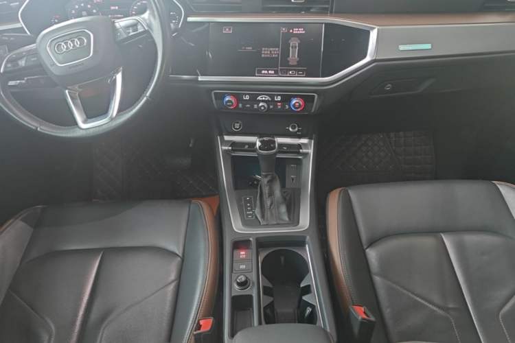 Used Audi Q3 2021 35 TFSI Fashionable and Elegant Model Gear Lever
