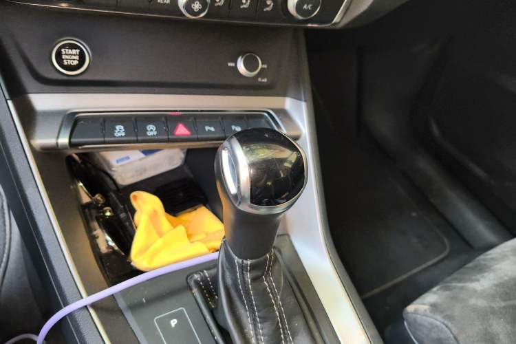 Used Audi Q3 2021 35 TFSI Fashion Dynamic Model Gear Lever