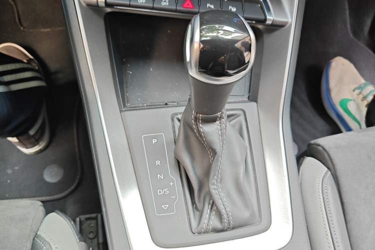 Used Audi Q3 2021 35 TFSI Progressive Dynamic Edition Gear Lever