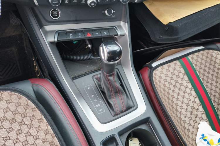 Used Audi Q3 2021 35 TFSI Fashionable and Elegant Model Gear Lever