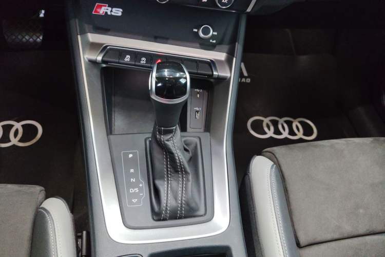 Used Audi Q3 2021 35 TFSI Progressive Dynamic Edition Gear Lever
