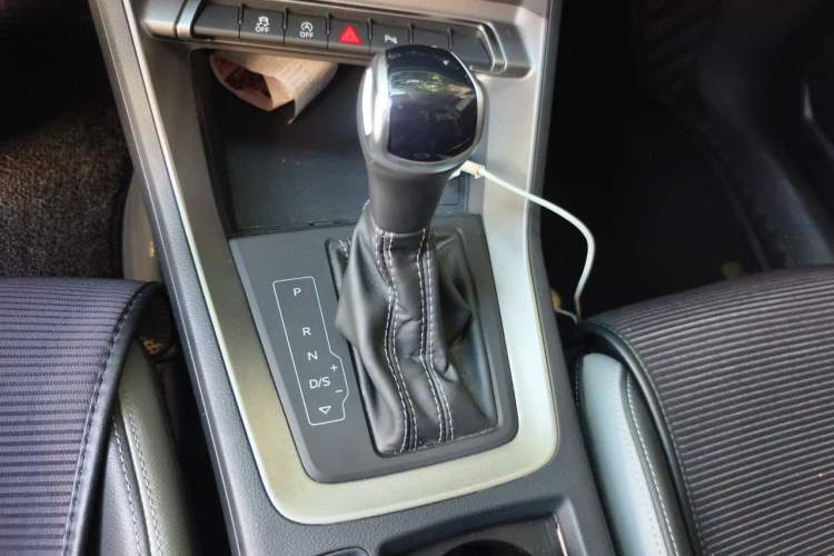 Used Audi Q3 2021 35 TFSI Progressive Dynamic Edition Gear Lever