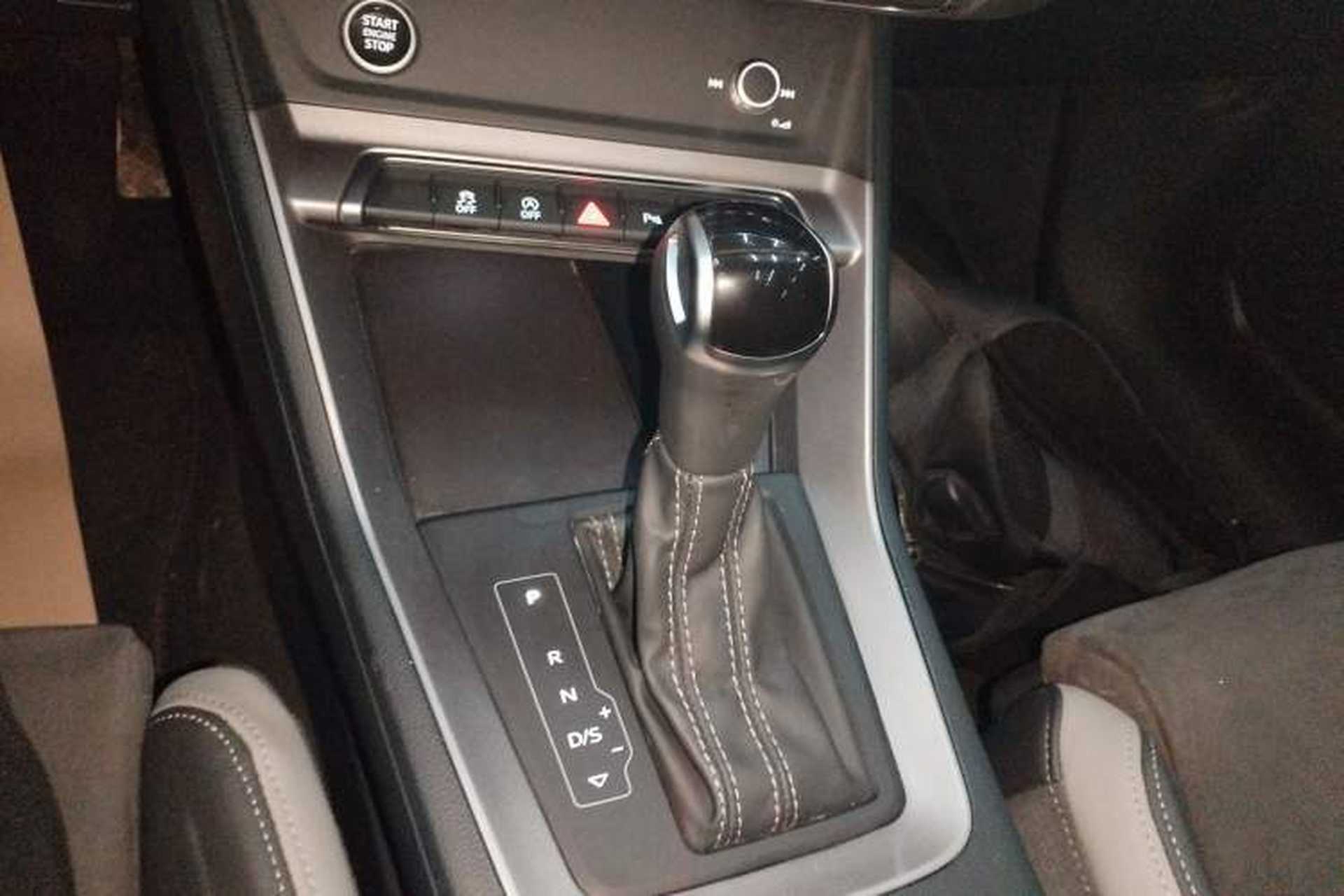 Used Audi Q3 2021 35 TFSI Fashion Dynamic Model Gear Lever