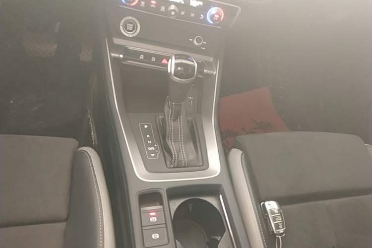 Used Audi Q3 2021 35 TFSI Fashion Dynamic Model Gear Lever
