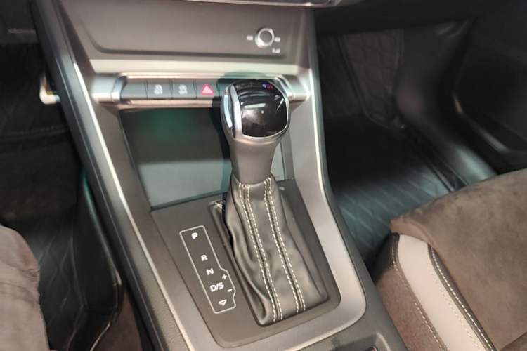 Used Audi Q3 2021 35 TFSI Progressive Dynamic Edition Gear Lever