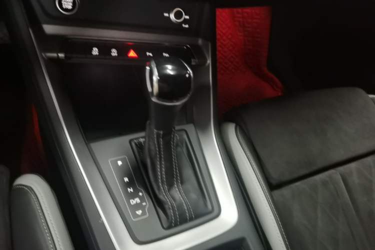 Used Audi Q3 2021 35 TFSI Fashion Dynamic Model Gear Lever