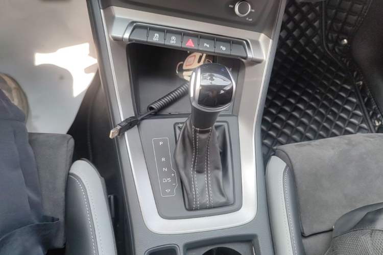 Used Audi Q3 2021 35 TFSI Fashion Dynamic Model Gear Lever