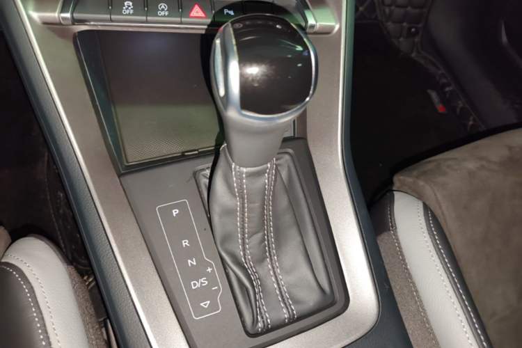 Used Audi Q3 2021 35 TFSI Progressive Dynamic Edition Gear Lever