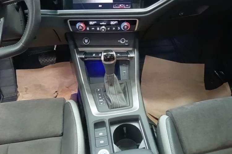 Used Audi Q3 2021 35 TFSI Fashion Dynamic Model Gear Lever