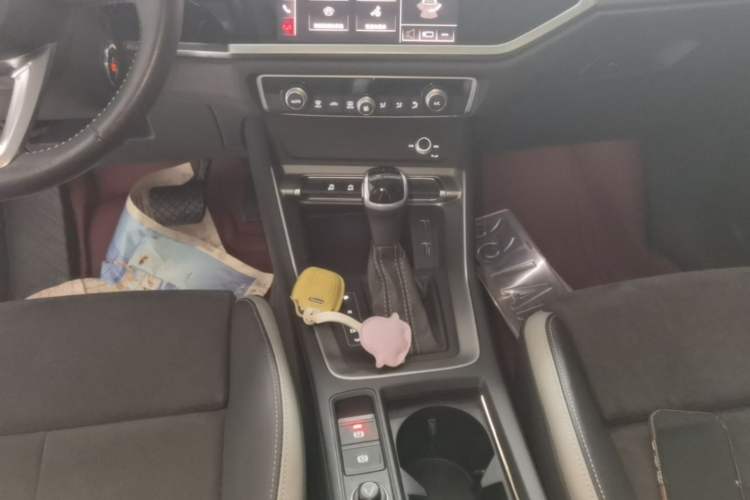 Used Audi Q3 2021 35 TFSI Progressive Dynamic Edition Gear Lever