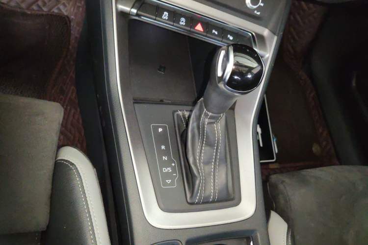 Used Audi Q3 2021 35 TFSI Fashion Dynamic Model Gear Lever