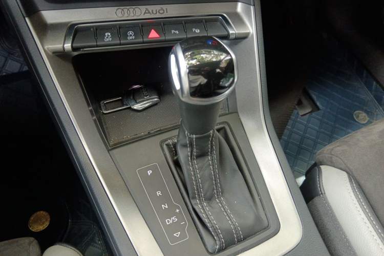 Used Audi Q3 2021 35 TFSI Fashion Dynamic Model Gear Lever