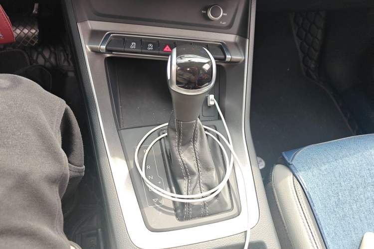 Used Audi Q3 2021 35 TFSI Progressive Dynamic Edition Gear Lever