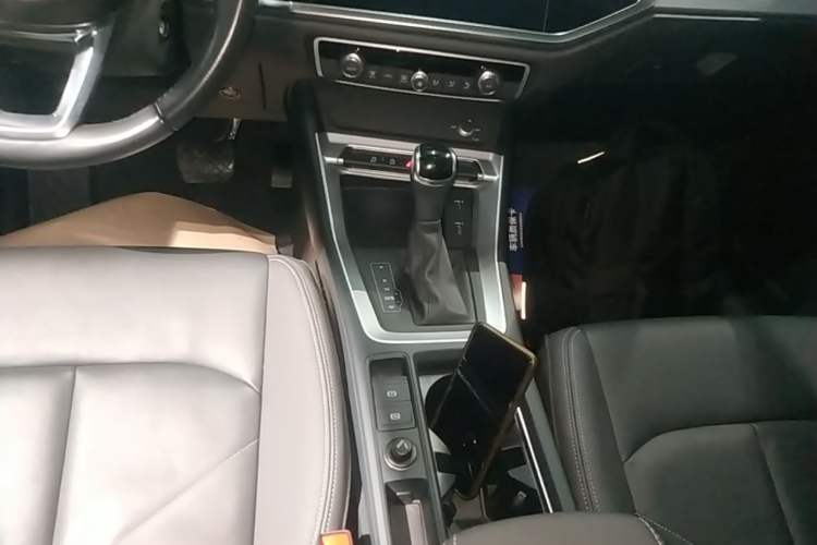 Used Audi Q3 2021 35 TFSI Advanced Style Edition Gear Lever