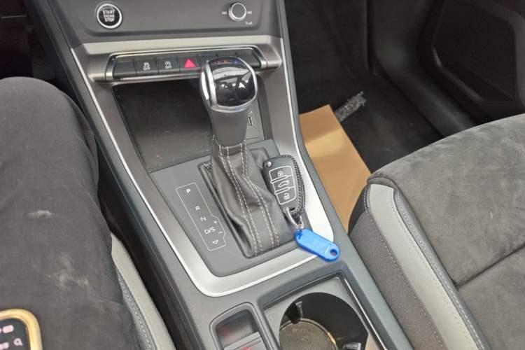 Used Audi Q3 2021 35 TFSI Fashion Dynamic Model Gear Lever