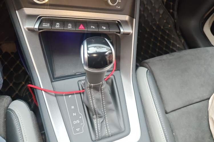 Used Audi Q3 2021 40 TFSI Fashion Dynamic Model Gear Lever