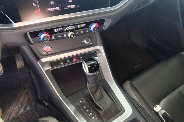 Used Audi Q3 2021 35 TFSI Advanced Style Edition Gear Lever
