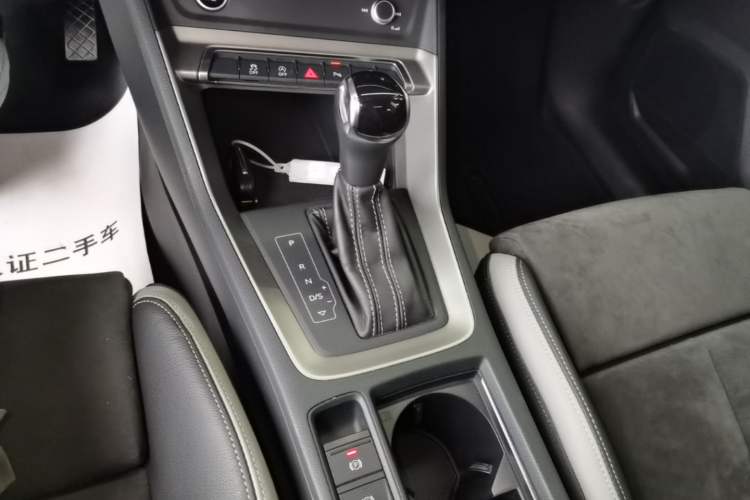 Used Audi Q3 2021 35 TFSI Fashion Dynamic Model Gear Lever
