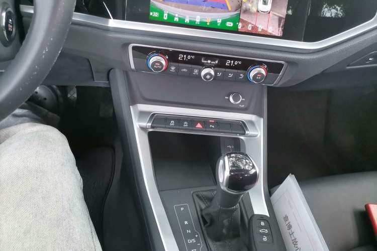 Used Audi Q3 2021 35 TFSI Advanced Style Edition Gear Lever