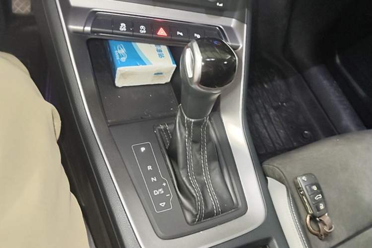 Used Audi Q3 2021 35 TFSI Fashion Dynamic Model Gear Lever