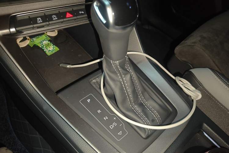 Used Audi Q3 2021 35 TFSI Fashion Dynamic Model Gear Lever