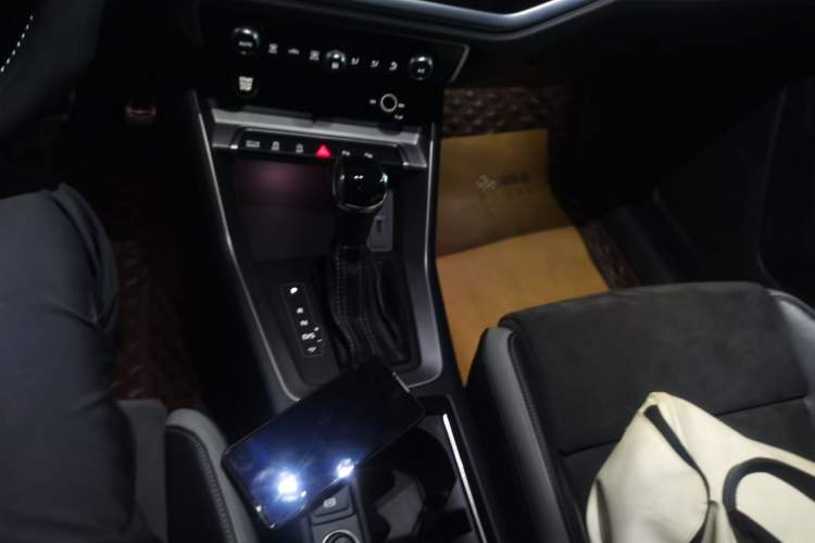 Used Audi Q3 2021 40 TFSI Fashion Dynamic Model Gear Lever