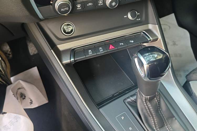 Used Audi Q3 2021 35 TFSI Fashion Dynamic Model Gear Lever