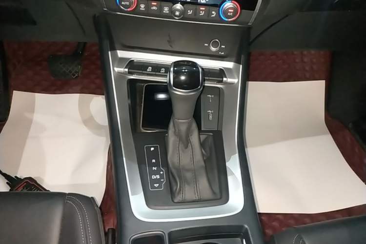 Used Audi Q3 2021 35 TFSI Advanced Style Edition Gear Lever