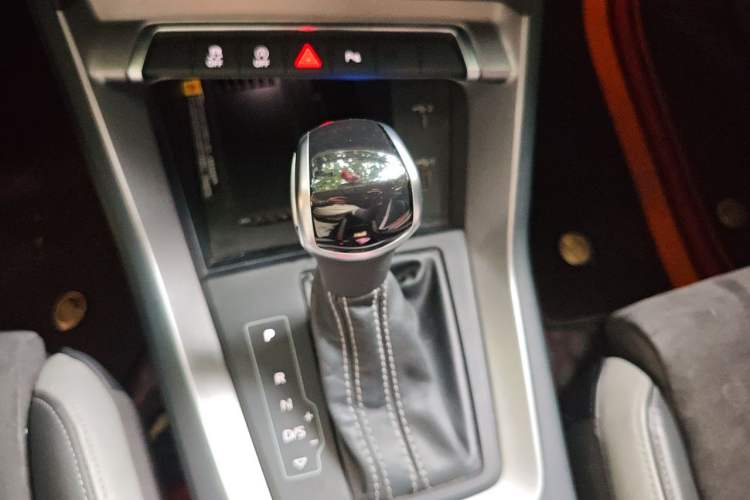 Used Audi Q3 2021 35 TFSI Progressive Dynamic Edition Gear Lever
