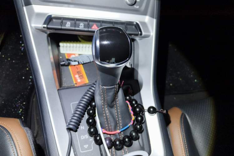 Used Audi Q3 2021 35 TFSI Fashionable and Elegant Model Gear Lever