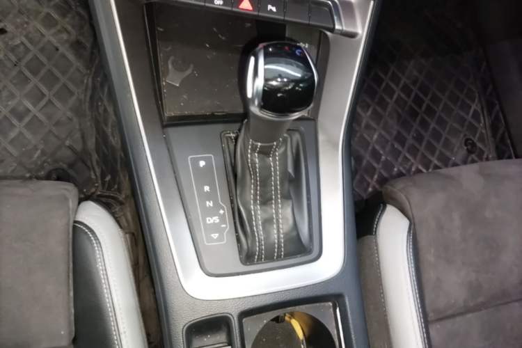 Used Audi Q3 2021 35 TFSI Progressive Dynamic Edition Gear Lever