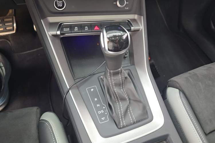 Used Audi Q3 2021 40 TFSI Fashion Dynamic Model Gear Lever