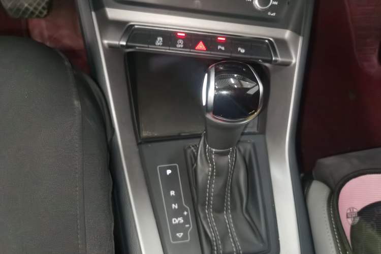 Used Audi Q3 2021 35 TFSI Fashion Dynamic Model Gear Lever