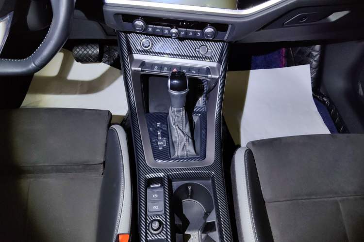 Used Audi Q3 2021 35 TFSI Fashion Dynamic Model Gear Lever