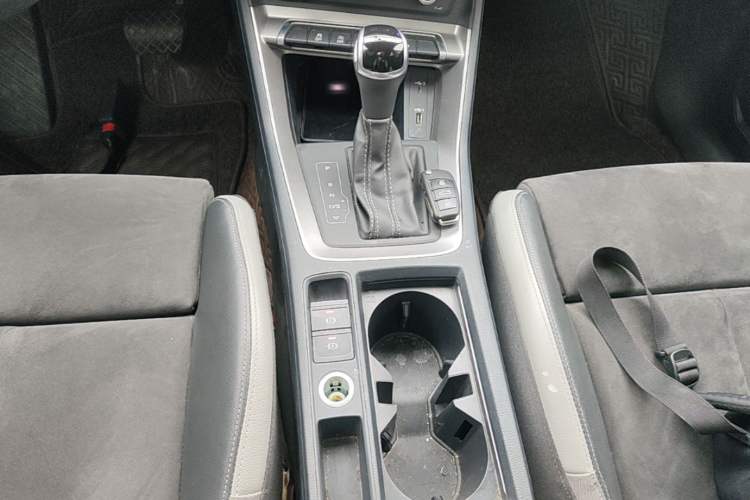 Used Audi Q3 2021 35 TFSI Fashion Dynamic Model Gear Lever