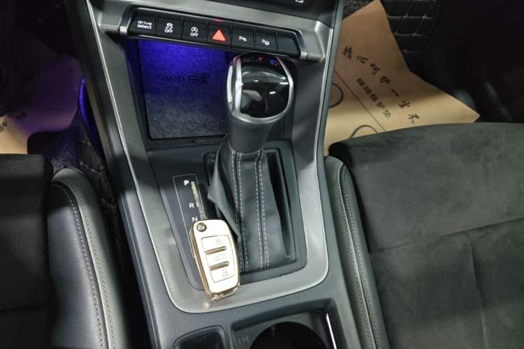 Used Audi Q3 2021 40 TFSI Fashion Dynamic Model Gear Lever