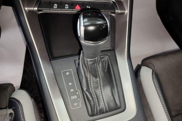 Used Audi Q3 2021 35 TFSI Progressive Dynamic Edition Gear Lever