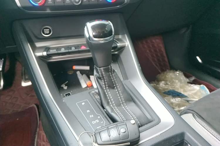 Used Audi Q3 2021 45 TFSI quattro Fashion Dynamic Model Gear Lever